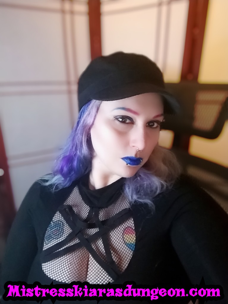 Fetish femdom Mistress Domme Kiara goth alt pagan witch bitch