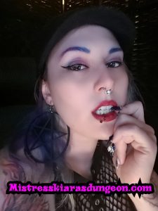 Fetish femdom Mistress Domme Kiara goth alt stiletto manicured nails