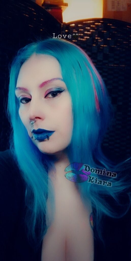 Fetish Domina Kiara femdom goth alt Domme Mistress Goddess Worship goth alt Mistress