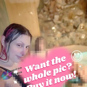 Mistress Kiara's hot tub pic with friends