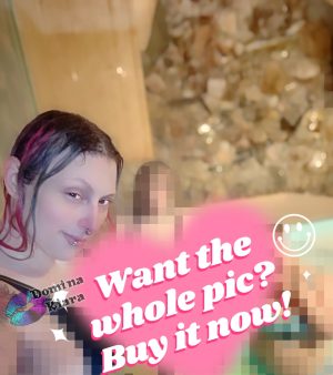 Mistress Kiara's hot tub pic with friends