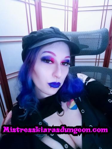 femdom Mistress kiara domina goth punk Domme