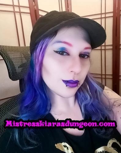 goth alt Domme bright sexy makeup