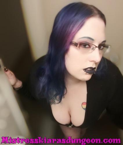 femdom Mistress Kiara breast worship cleavage