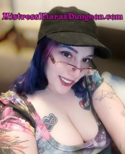 gothic femdom queen Mistress Domina Kiara