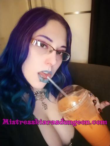 gothic femdom queen Mistress Domina Kiara brat